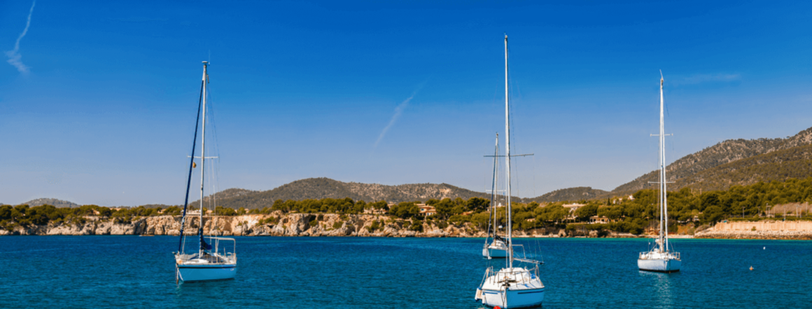 Ein Mallorca Segeltörn in den herrlichen Buchten auf den Balearen läd zu einem perfekten Abenteuer auf dem Wasser ein