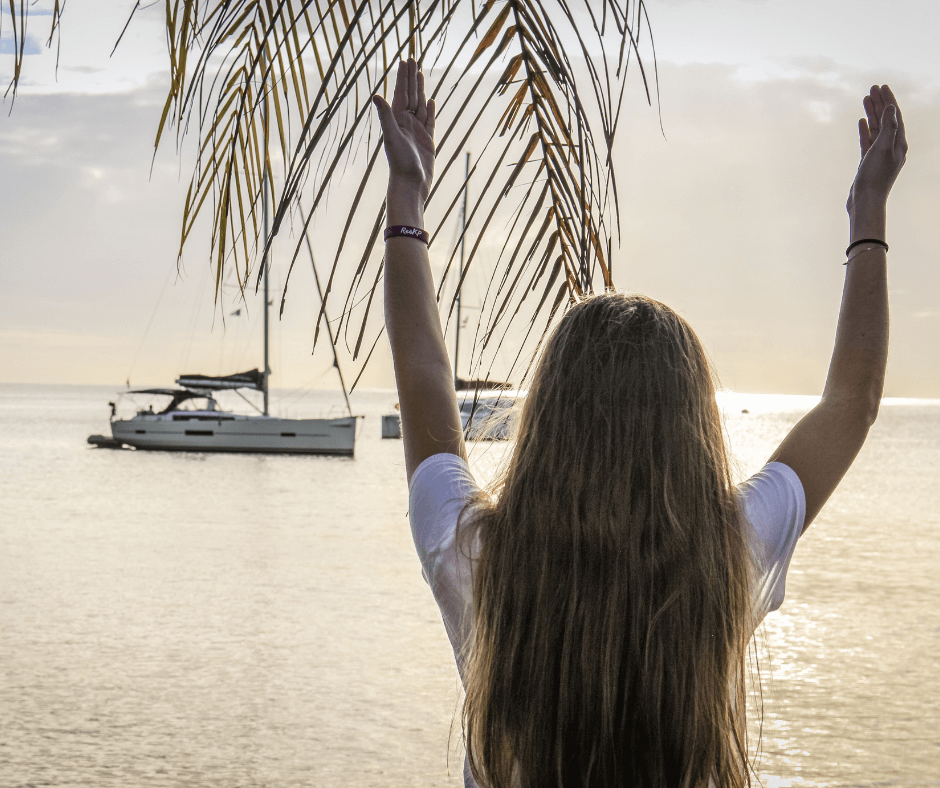 Karibik Flair unter Palmen mit einem Bootscharter